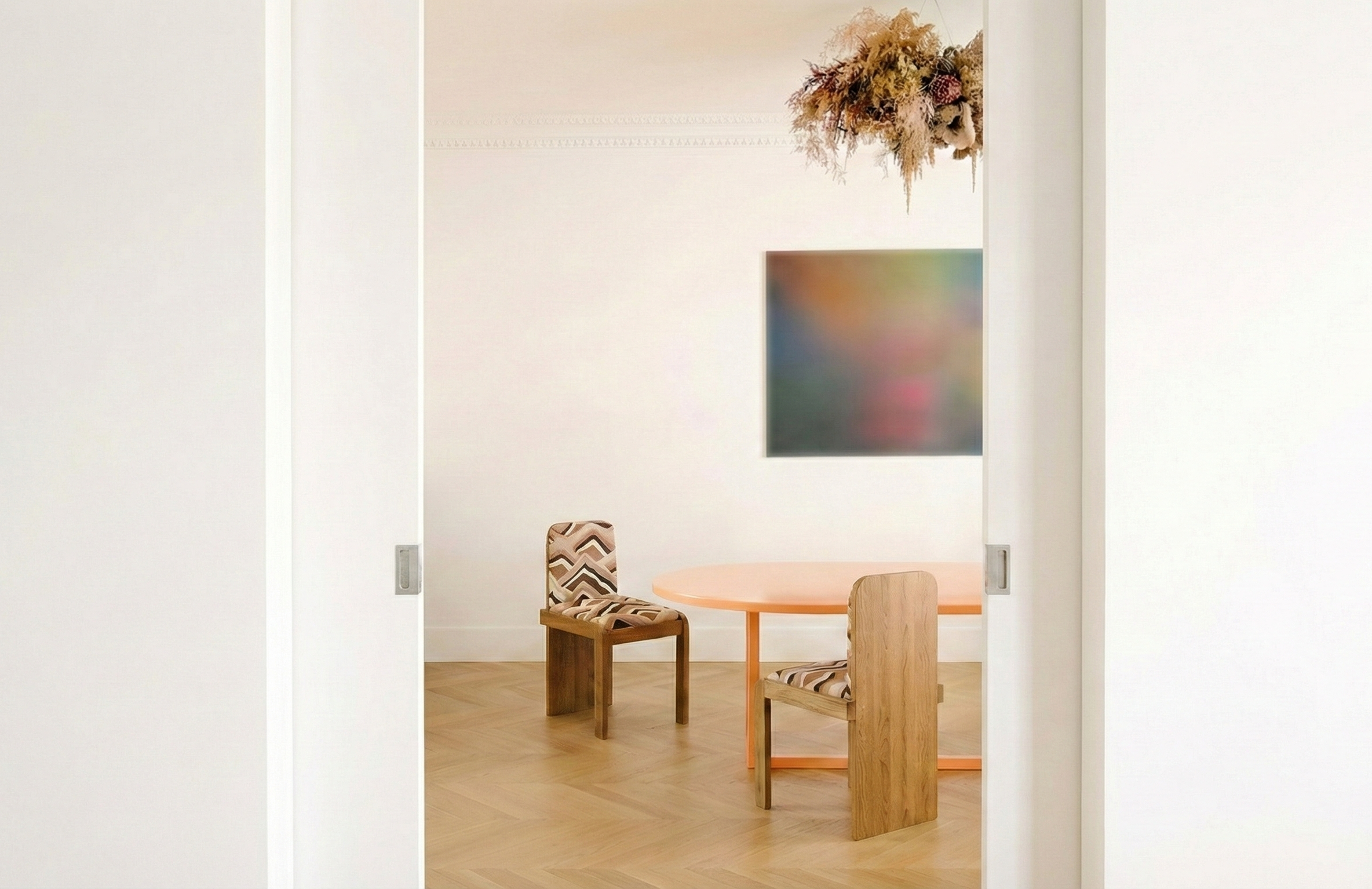 Ambiance chaise TOTEM Chêne Collines